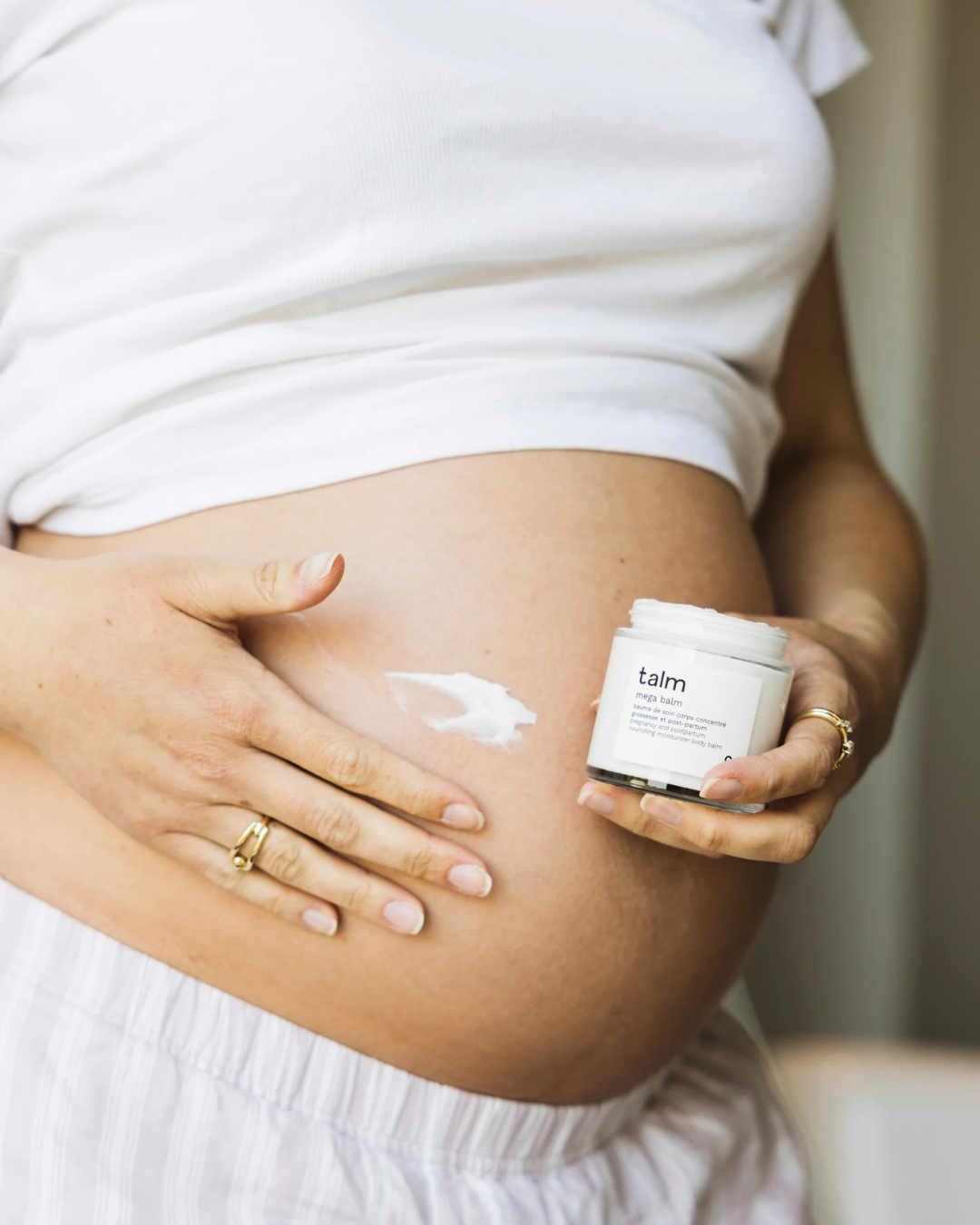 Quels ingrédients cosmétiques à éviter pendant la grossesse et l’allaitement ?